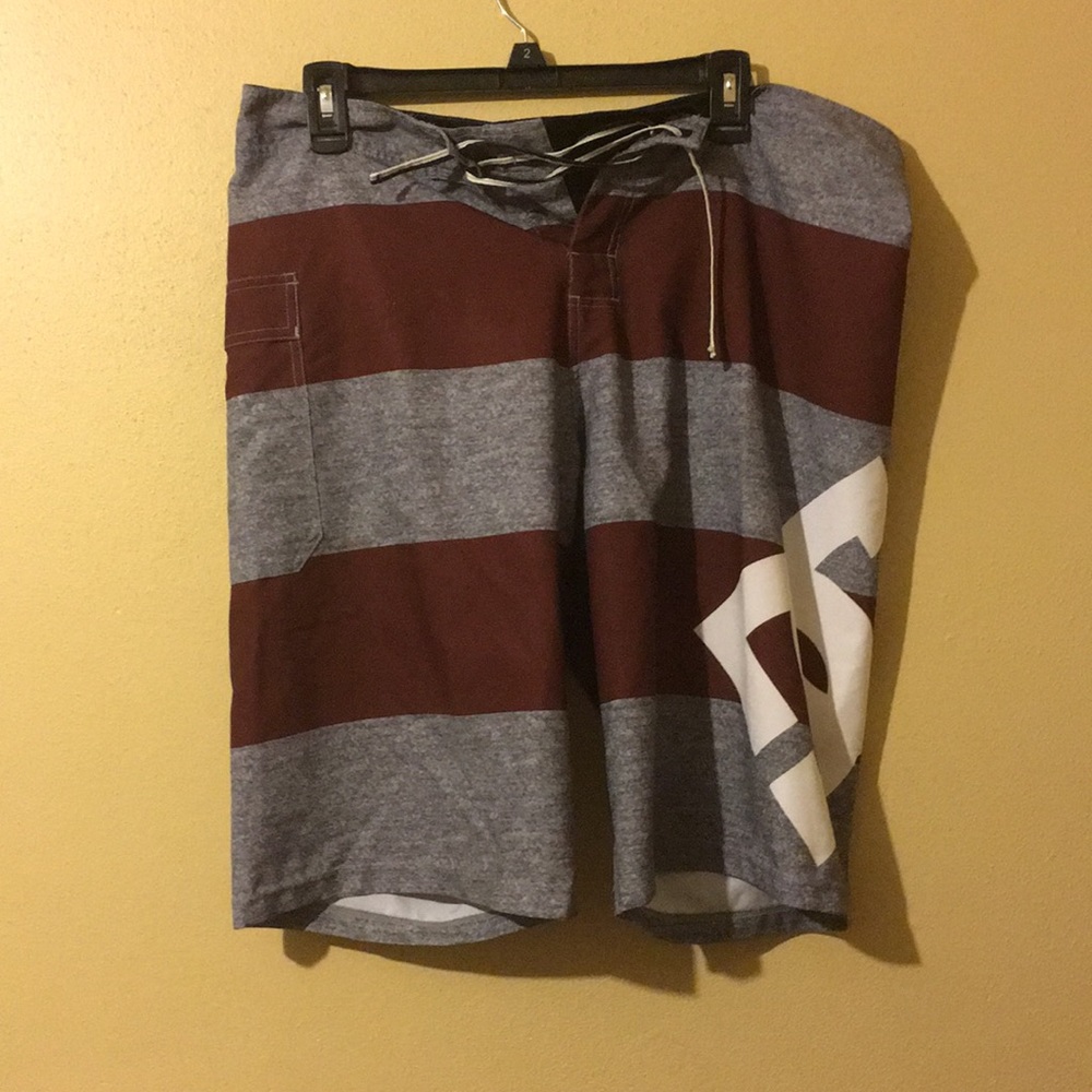 DC Shoes boardshorts 34 waist